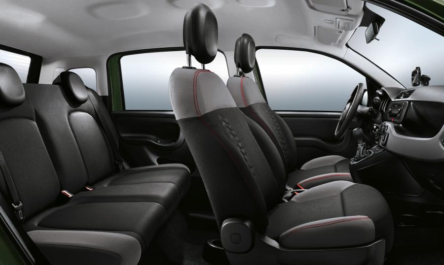 Интерьер Fiat Panda 4x4 2017 года  (фото 26 из 26)